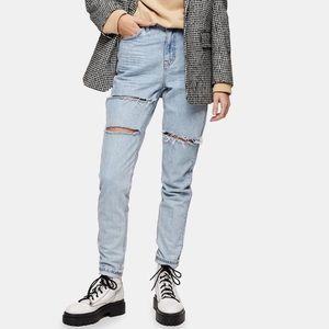 TOPSHOP SOFIA RIPPED MOM JEANS